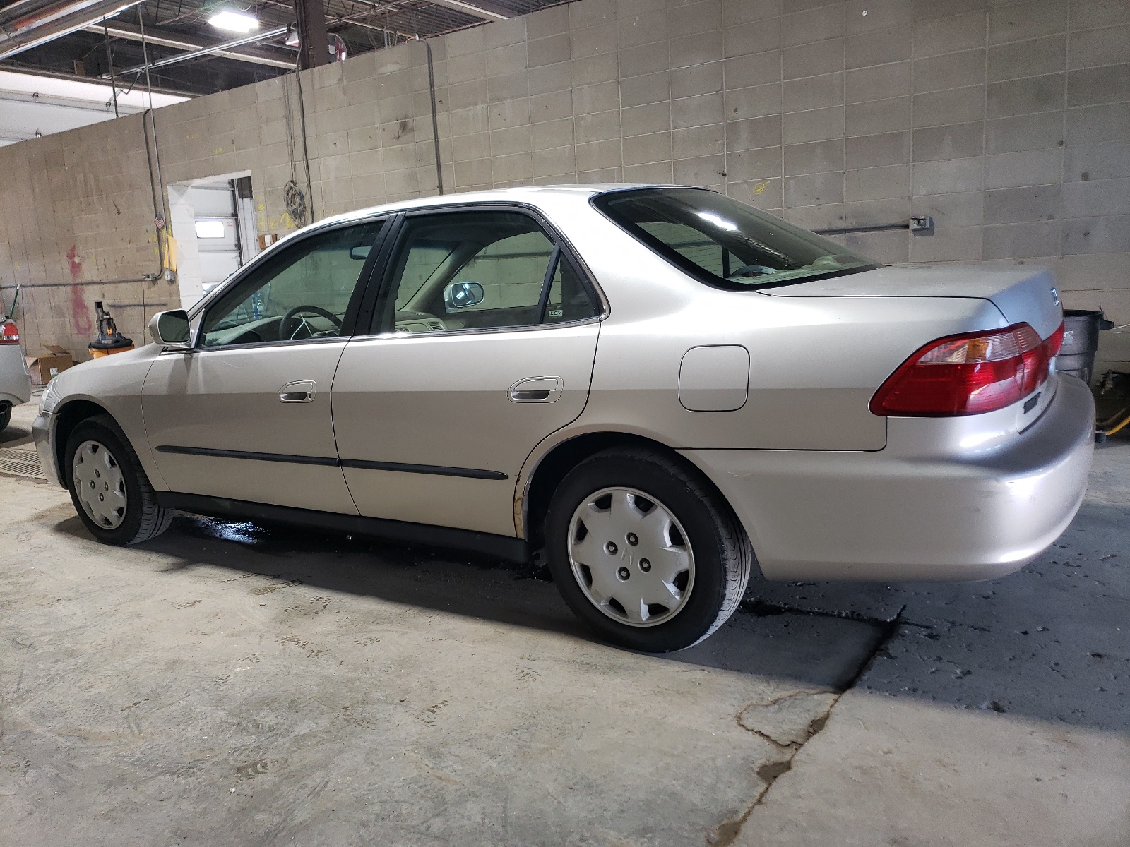 1HGCG5645XA121516 1999 Honda Accord Lx