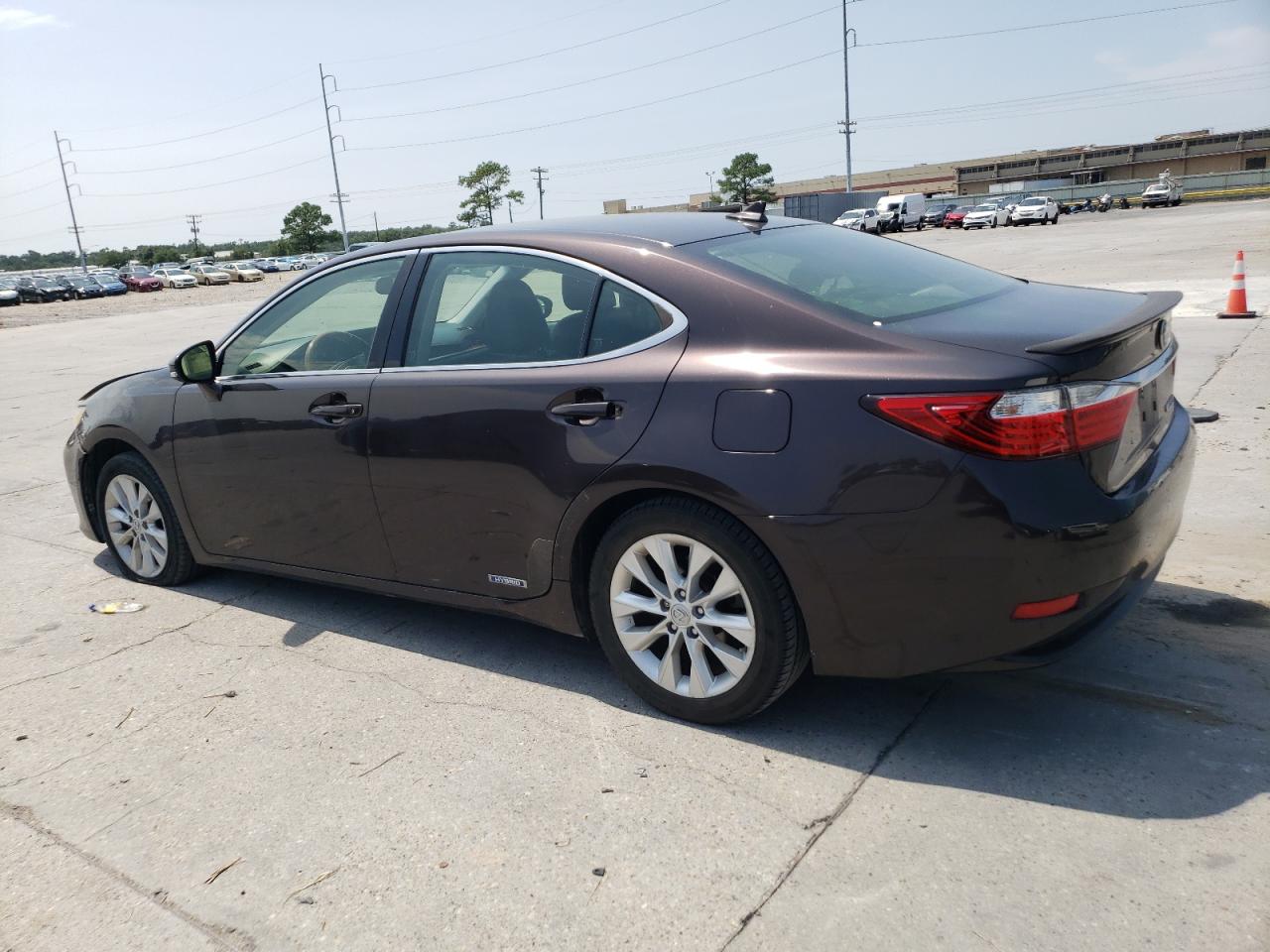 2013 Lexus ES - Image 2
