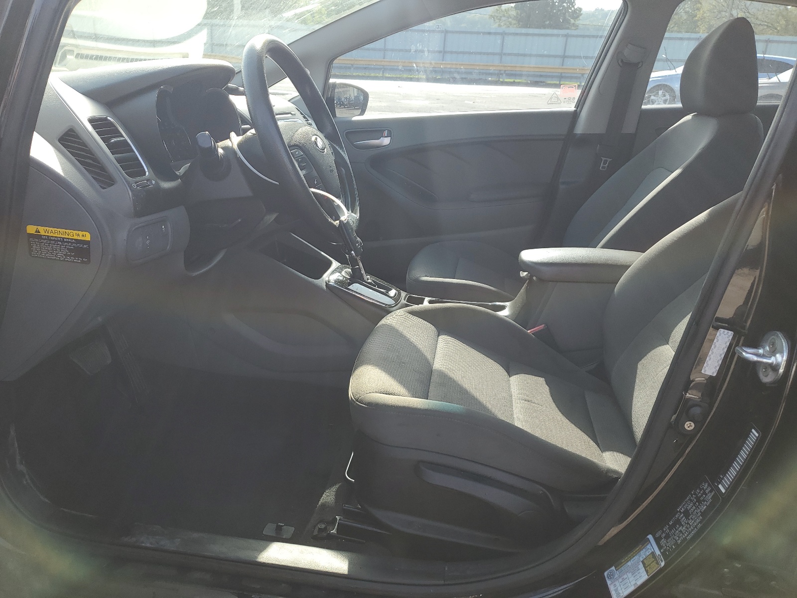 3KPFK4A73HE040826 2017 Kia Forte Lx