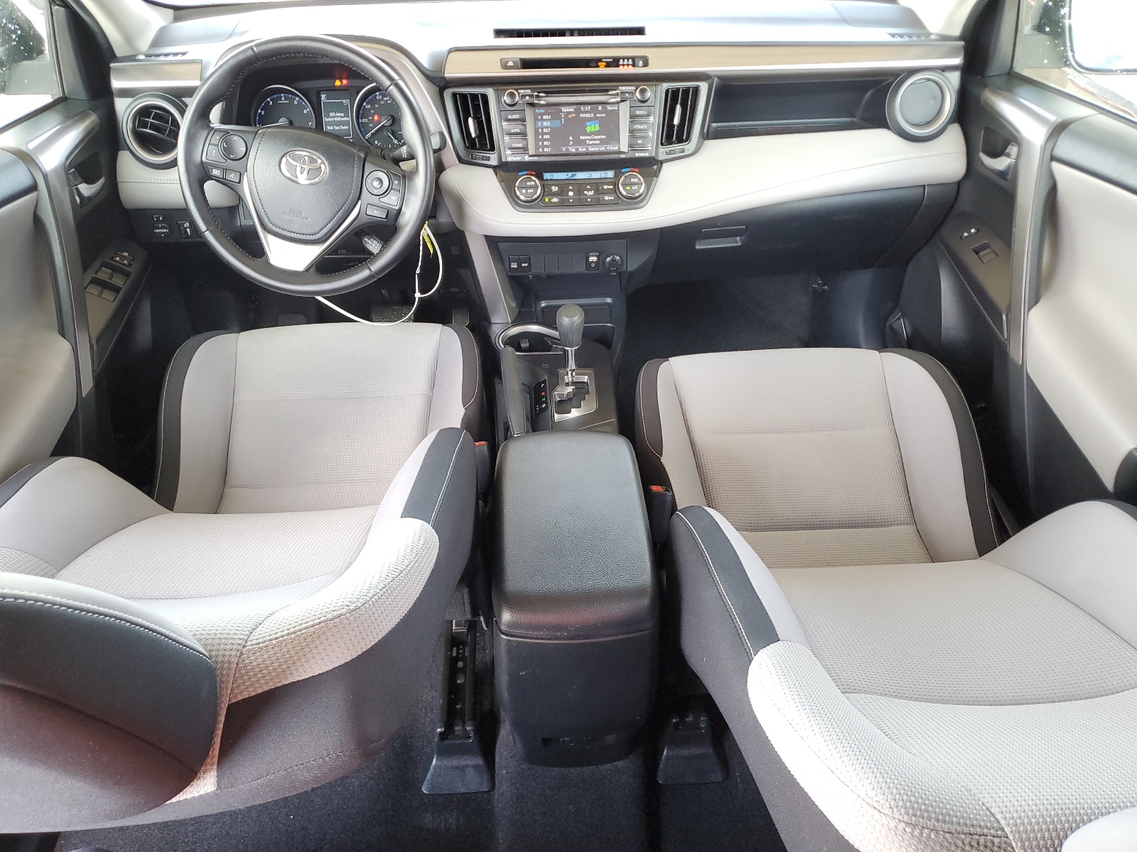 JTMWFREVXHD093275 2017 Toyota Rav4 Xle