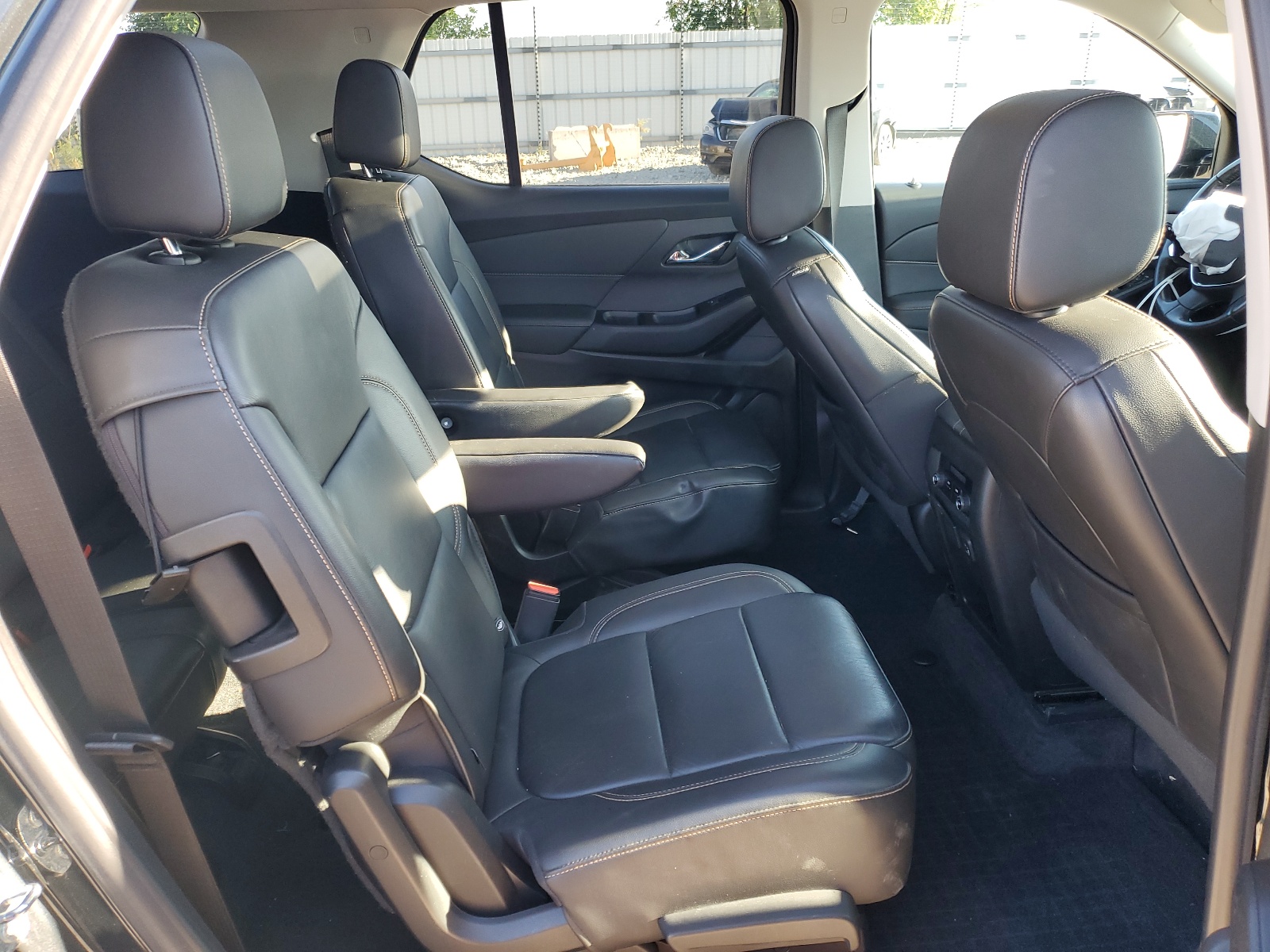 1GNEVHKW5LJ217394 2020 Chevrolet Traverse Lt