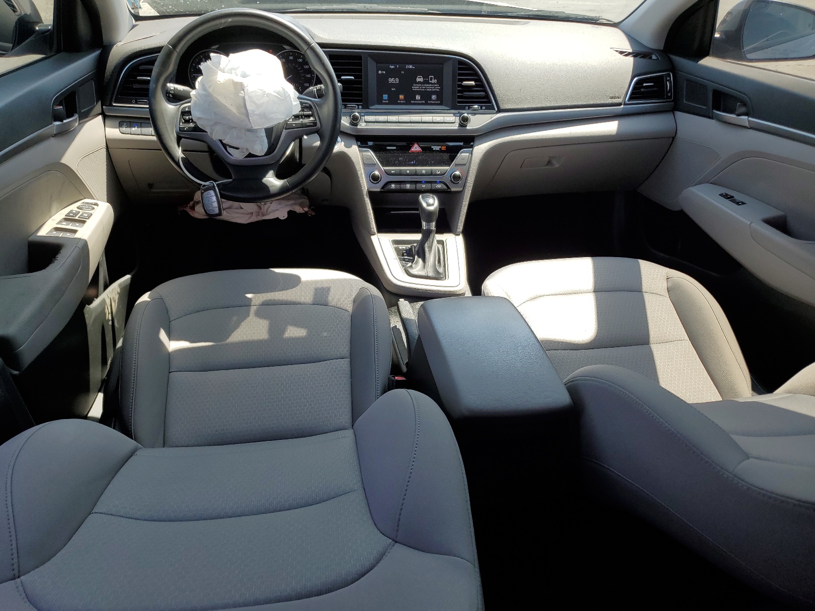 5NPD84LF3JH352608 2018 Hyundai Elantra Sel