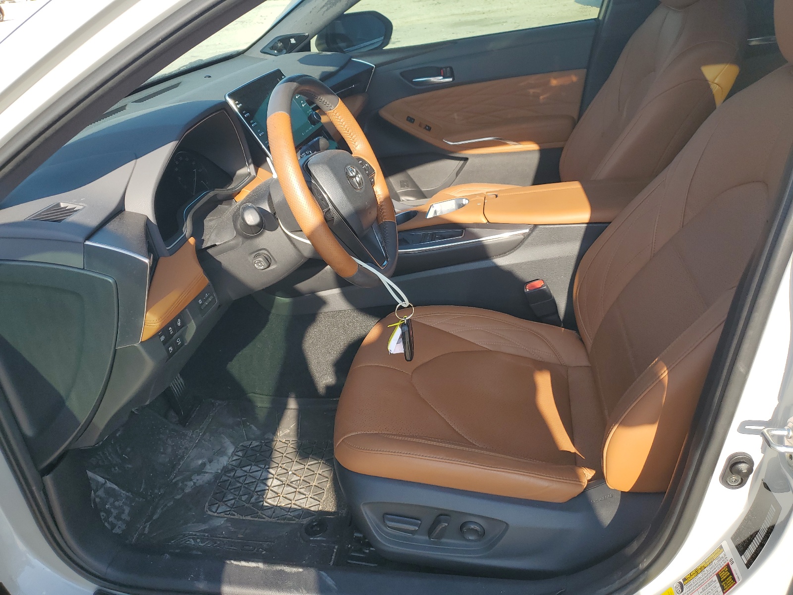 4T1DA1AB5NU011818 2022 Toyota Avalon Limited