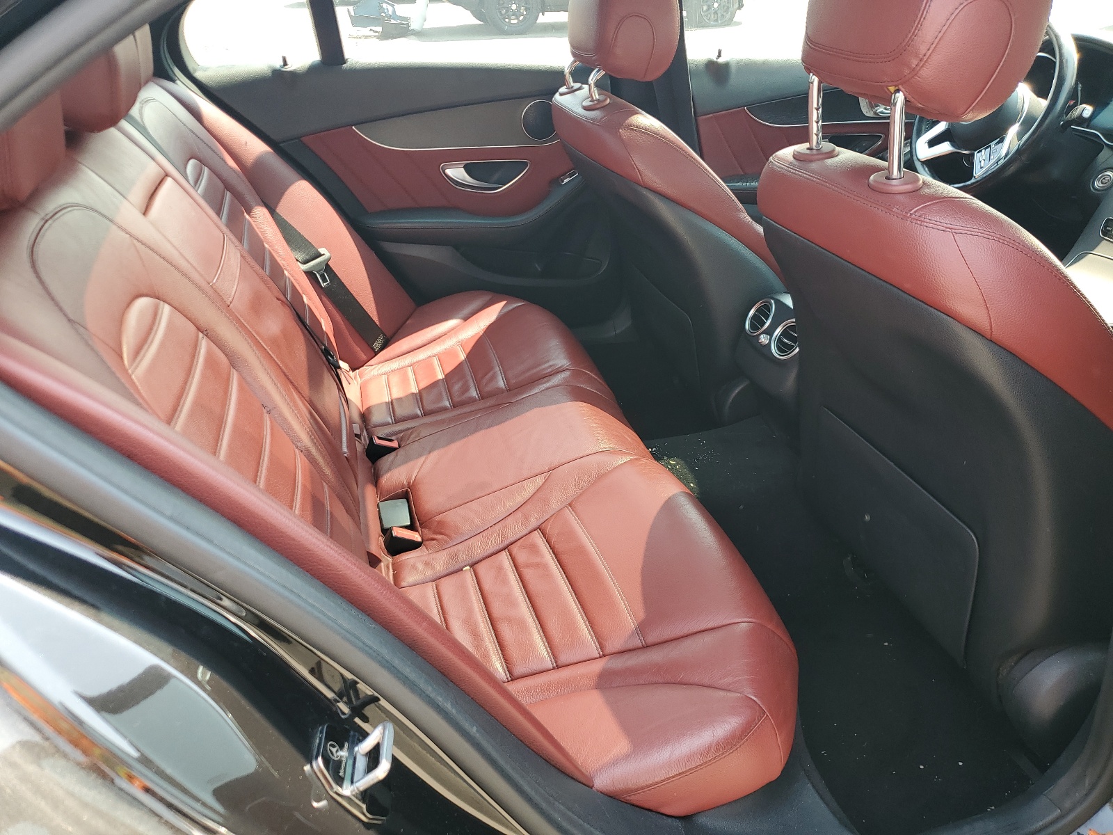 WDDWF8EB1KR518995 2019 Mercedes-Benz C 300 4Matic