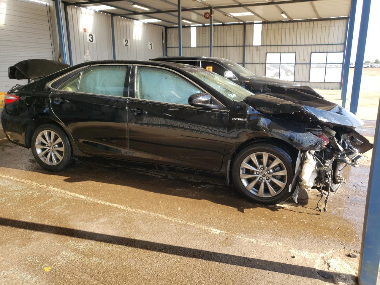 2016 Toyota Camry - Image 4