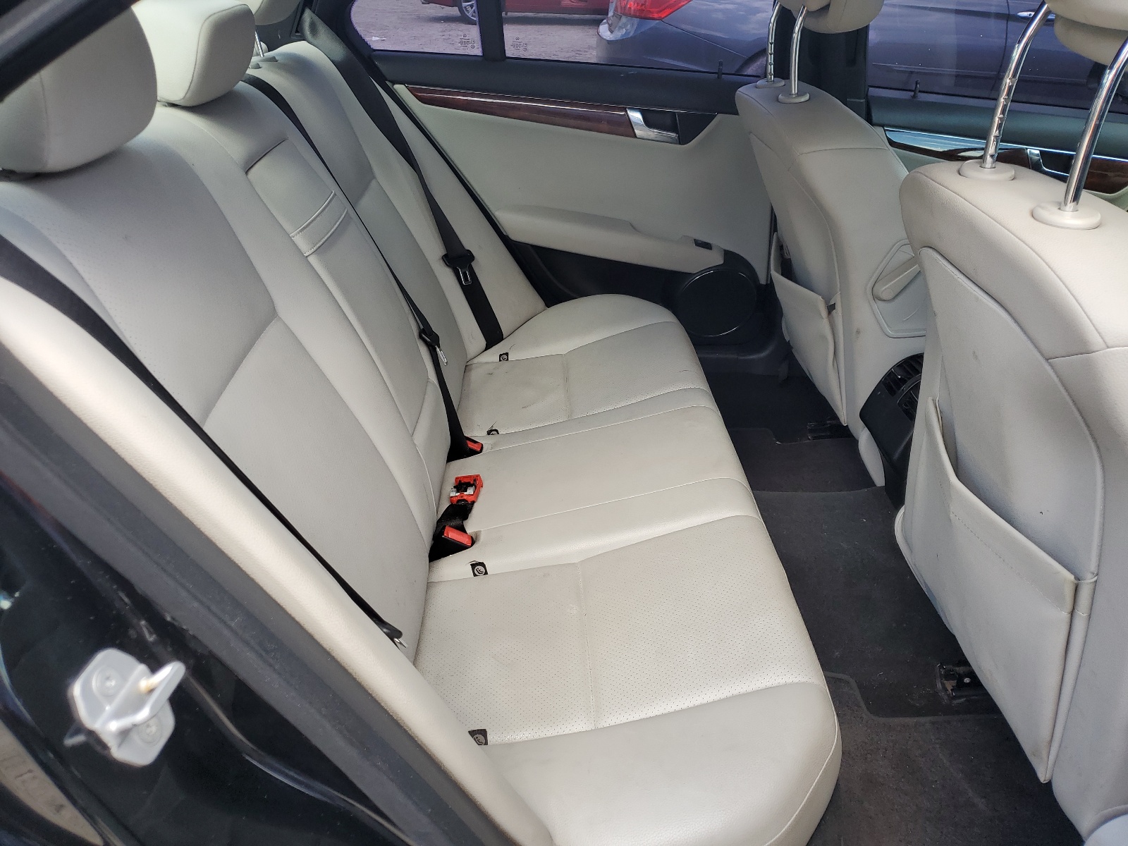 WDDGF54X79R068196 2009 Mercedes-Benz C 300