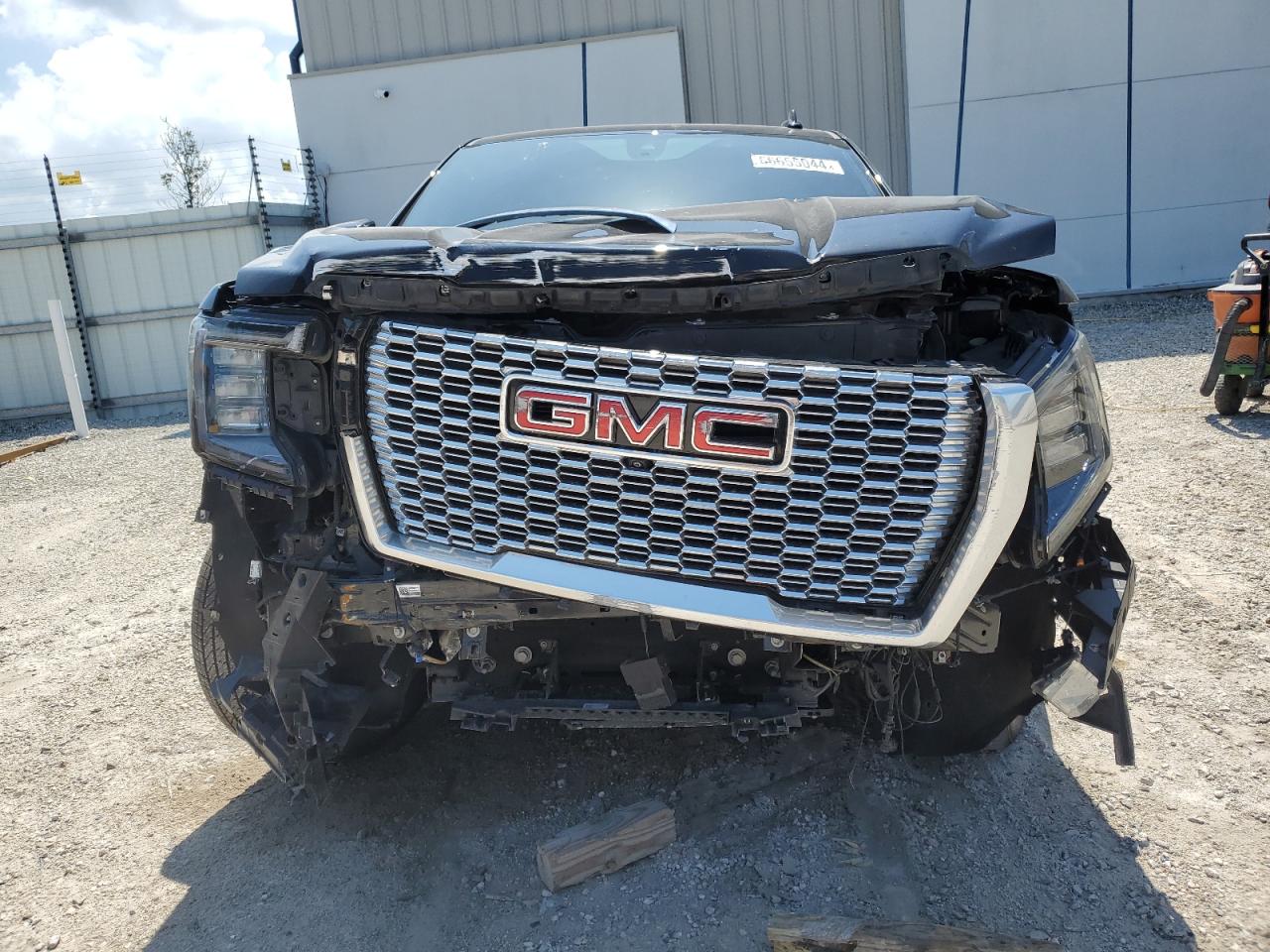 2021 GMC Yukon - Image 5