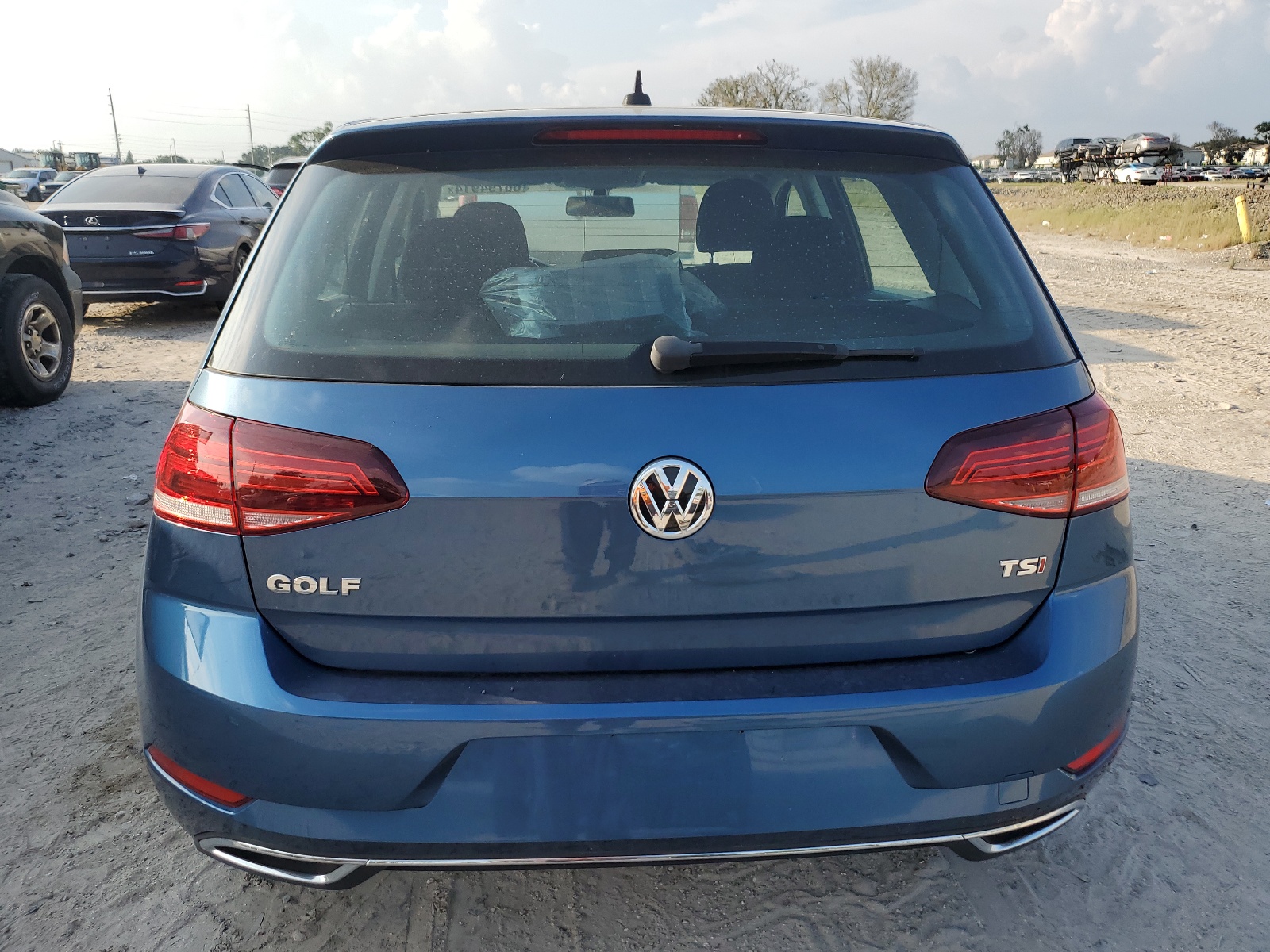 3VWB17AU7JM281225 2018 Volkswagen Golf S