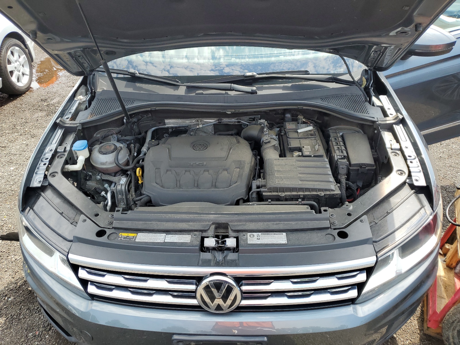 3VV2B7AX3JM162258 2018 Volkswagen Tiguan Se