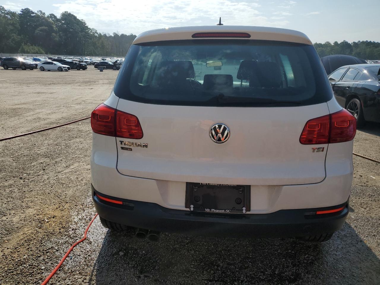 WVGAV7AX6HK048477 2017 Volkswagen Tiguan S