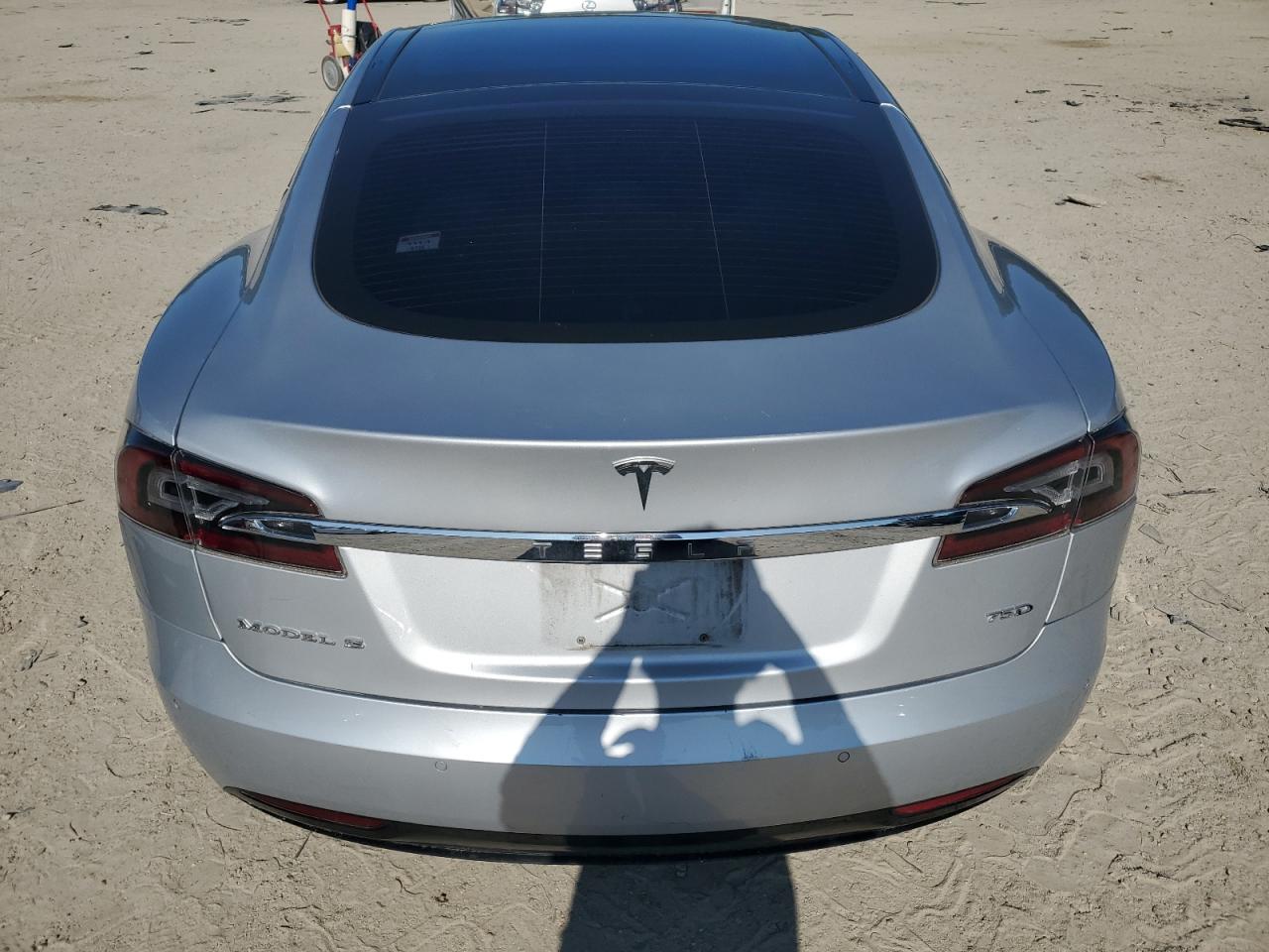 5YJSA1E21JF268824 2018 Tesla Model S