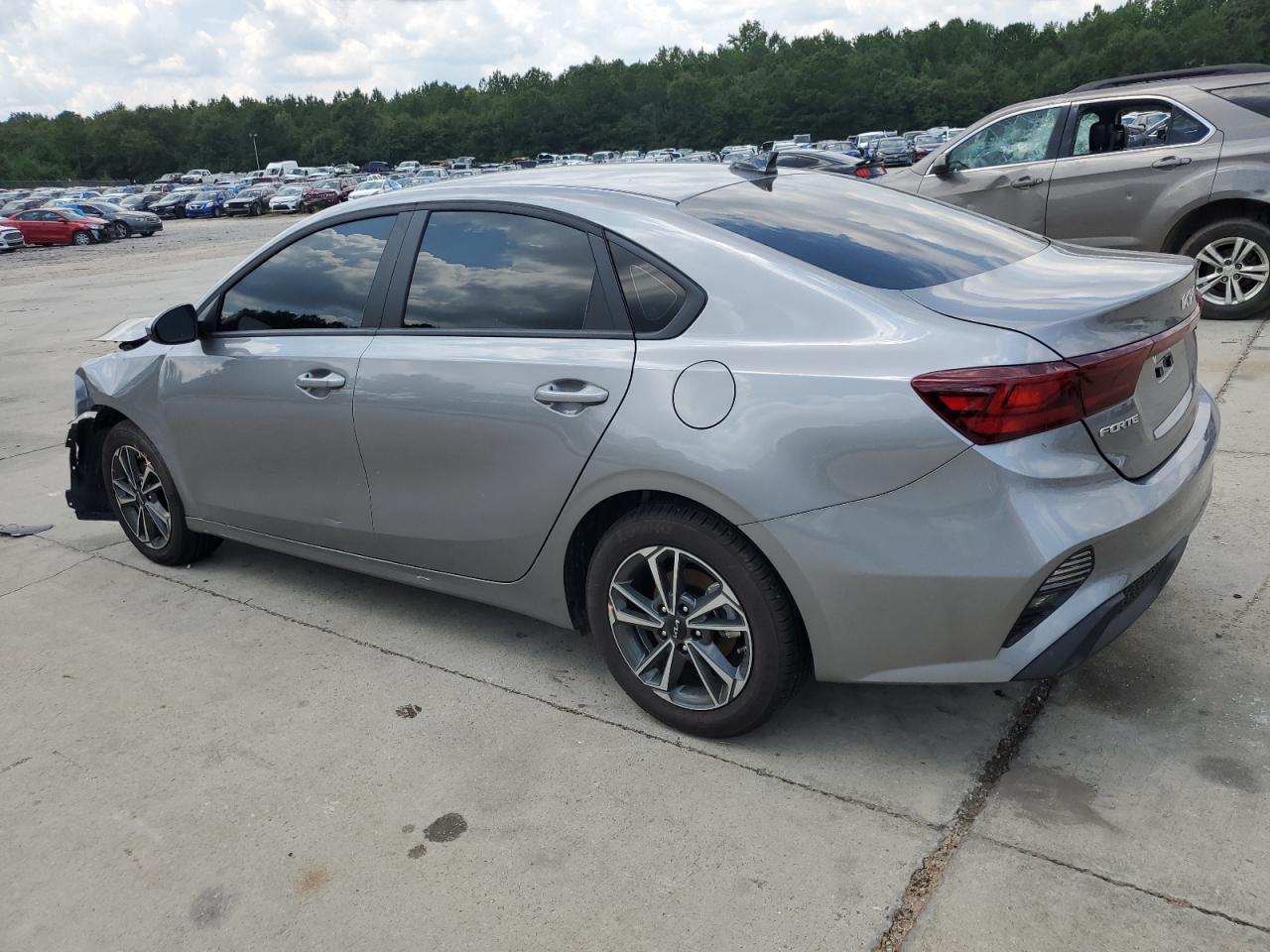 3KPF24AD3RE787110 2024 KIA FORTE - Image 2