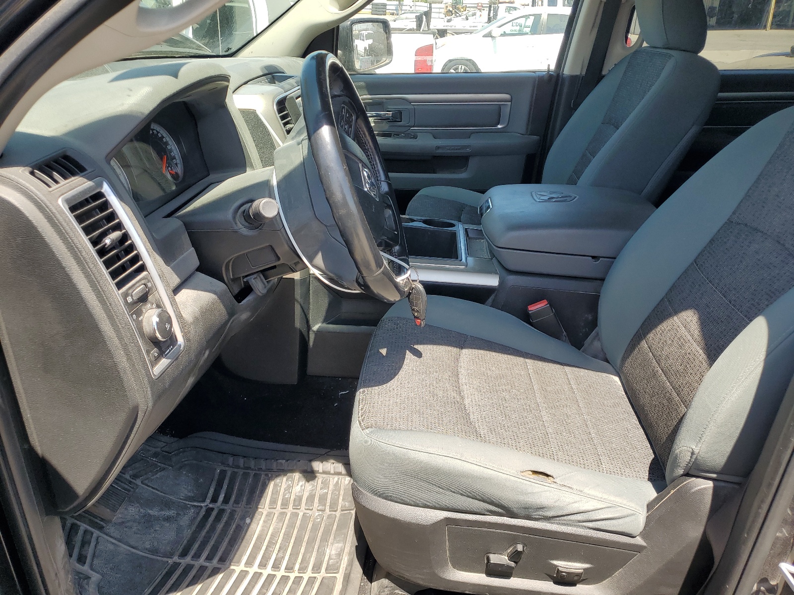 1C6RR6LTXFS542040 2015 Ram 1500 Slt