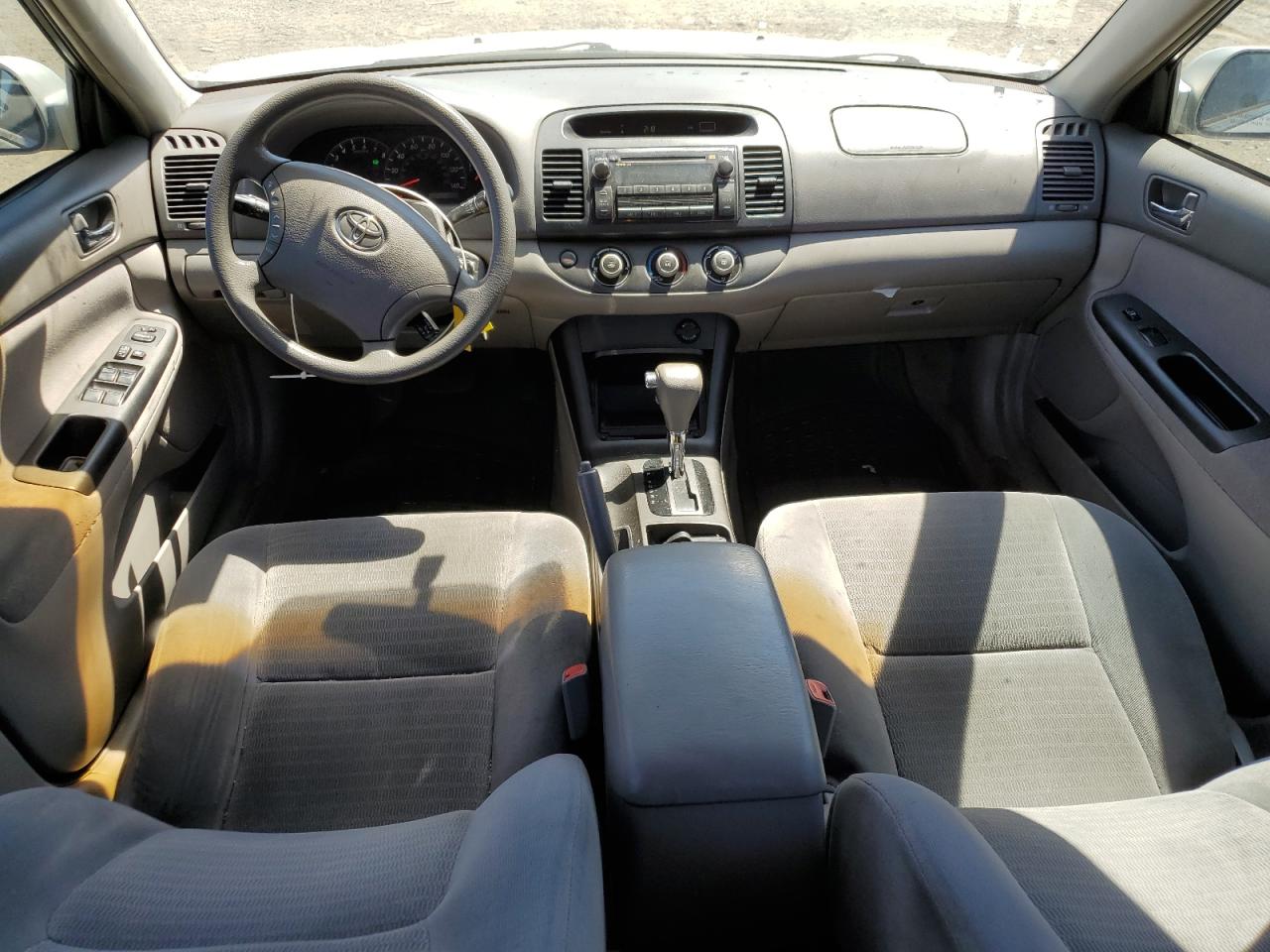 2005 Toyota Camry Le VIN: 4T1BE32K15U572829 Lot: 68832634