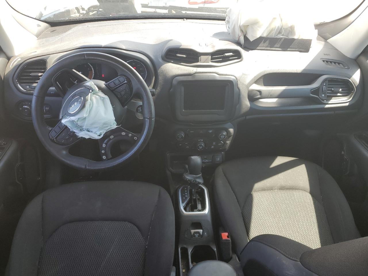 ZACNJABB6KPK63868 2019 Jeep Renegade Latitude