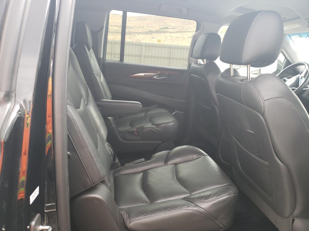 1GYS3GKJ1JR316061 2018 Cadillac Escalade Esv