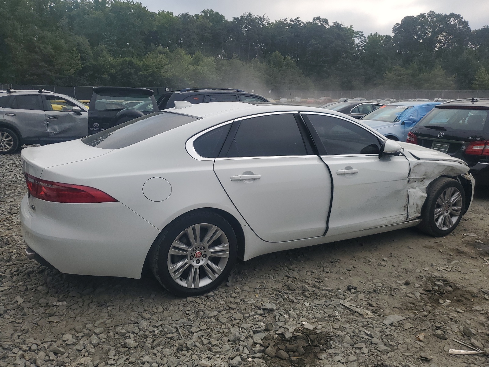 SAJBJ4BV5GCY23670 2016 Jaguar Xf Premium