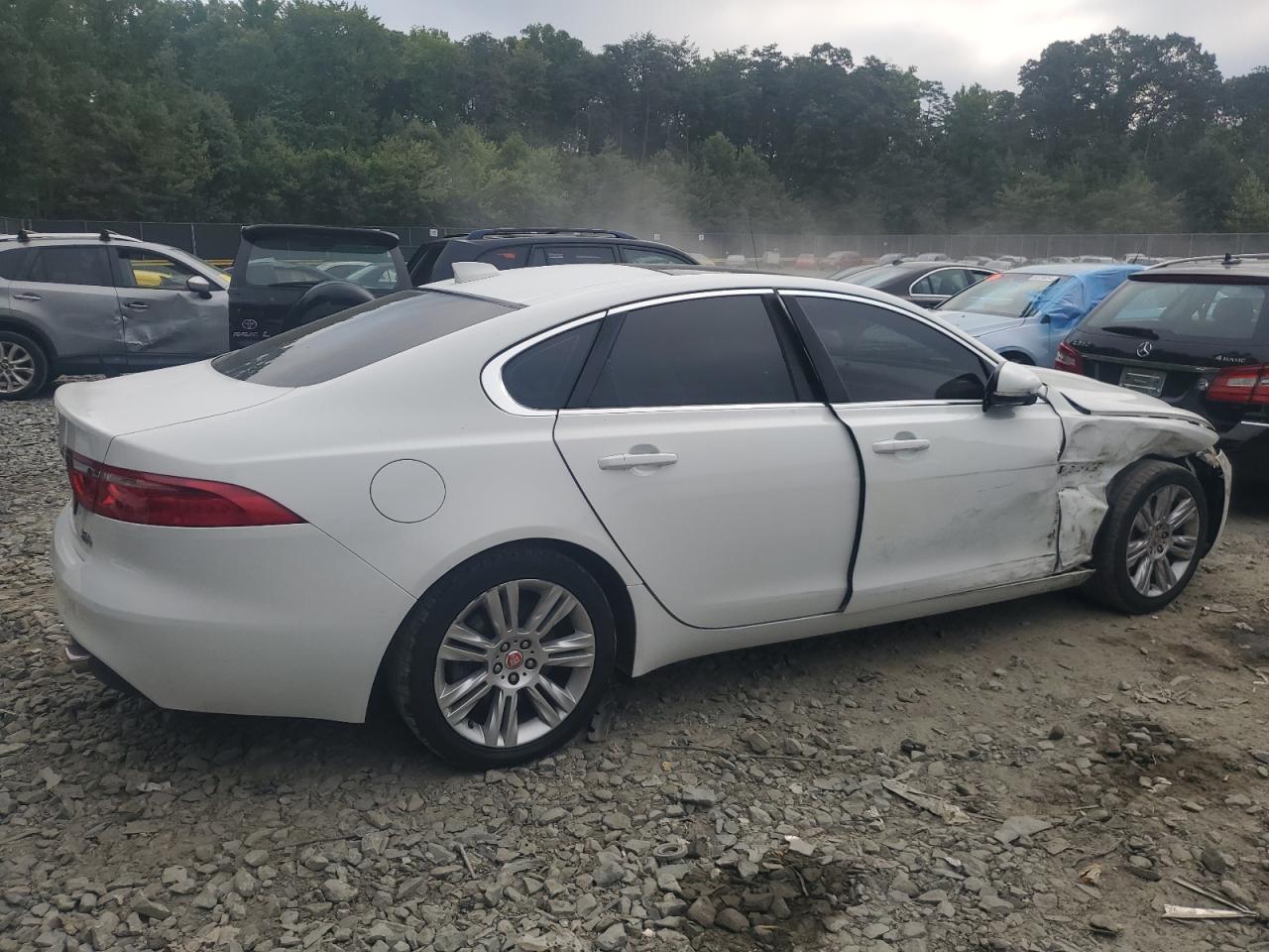 2016 Jaguar Xf Premium VIN: SAJBJ4BV5GCY23670 Lot: 66235964