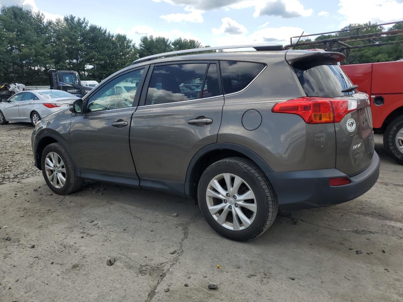 2015 Toyota RAV 4 - Image 2