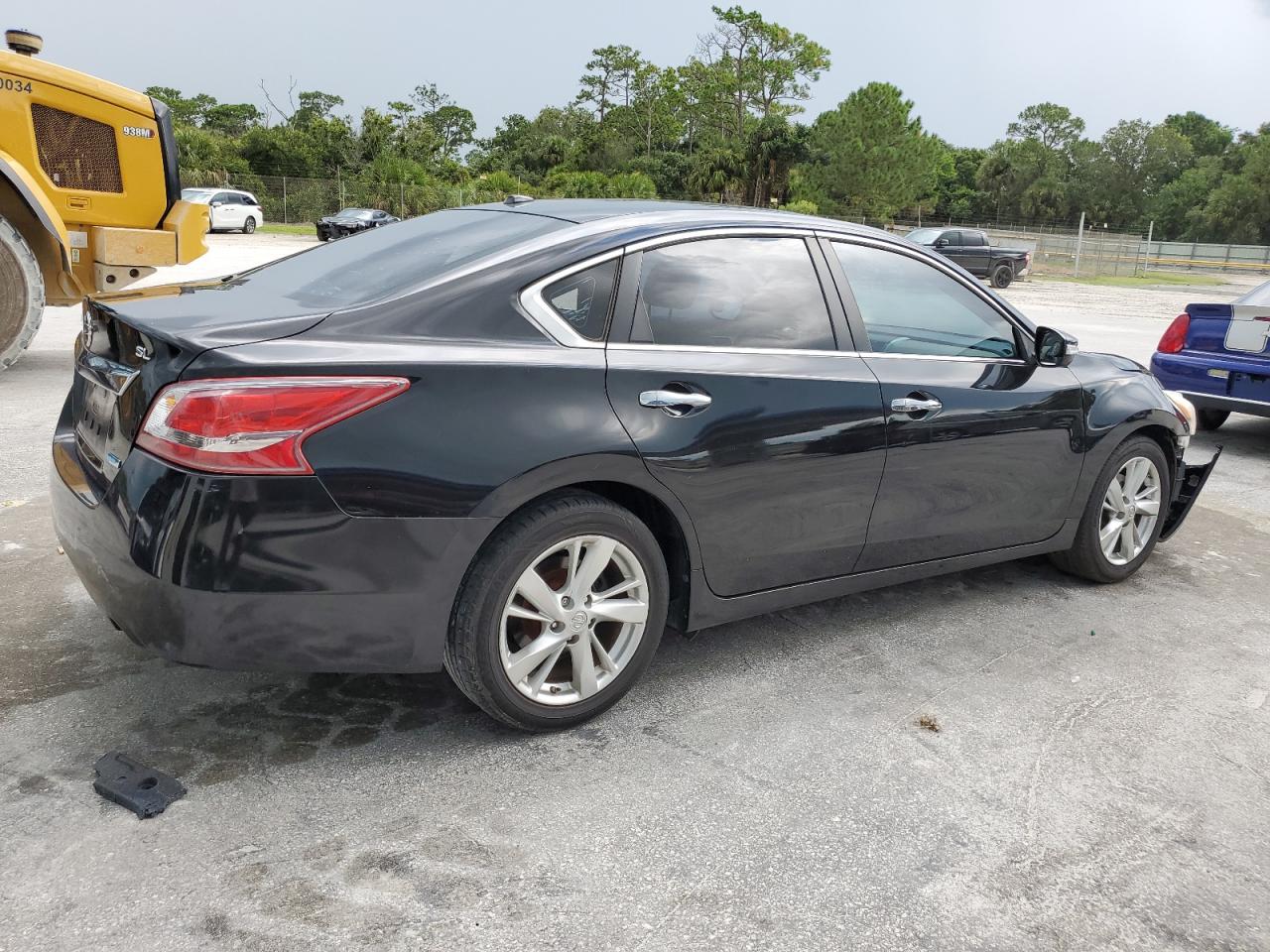 2013 Nissan Altima - Image 3