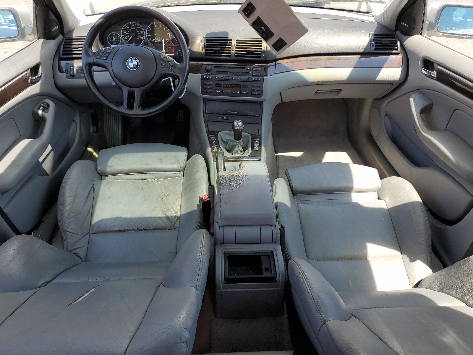 WBAAV53481FT00334 2001 BMW 330 I