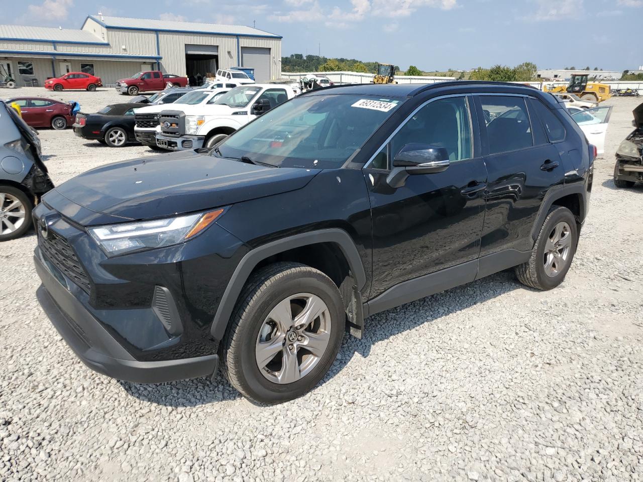 2T3P1RFV8NC305608 2022 TOYOTA RAV 4 - Image 1