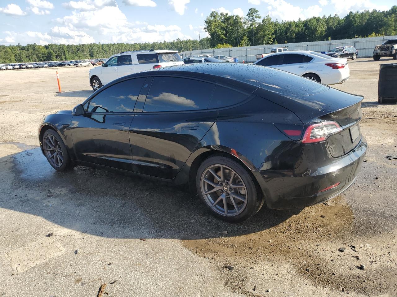 5YJ3E1EB2MF948129 2021 TESLA MODEL 3 - Image 2