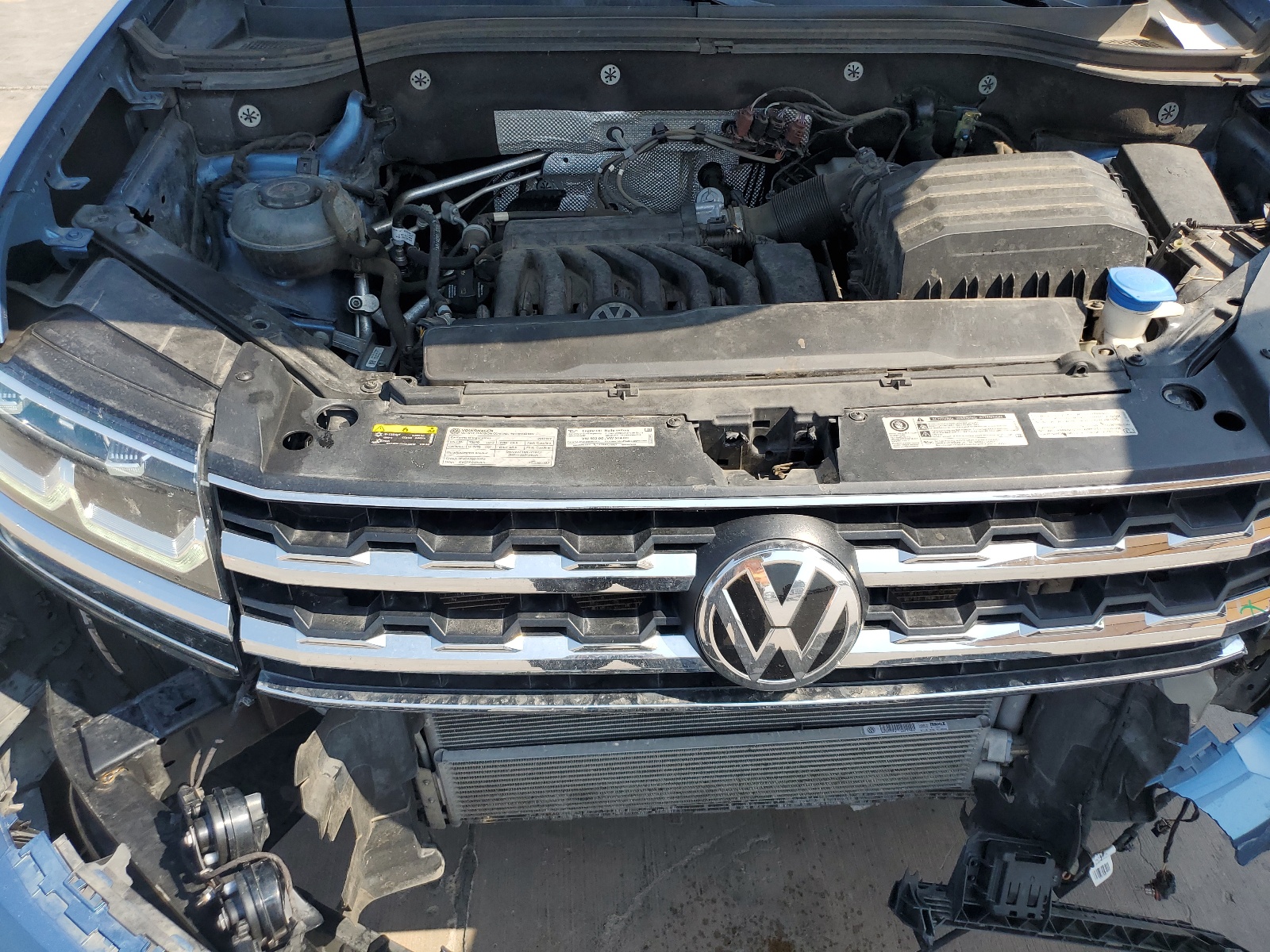 1V2NR2CA7KC503150 2019 Volkswagen Atlas Sel Premium