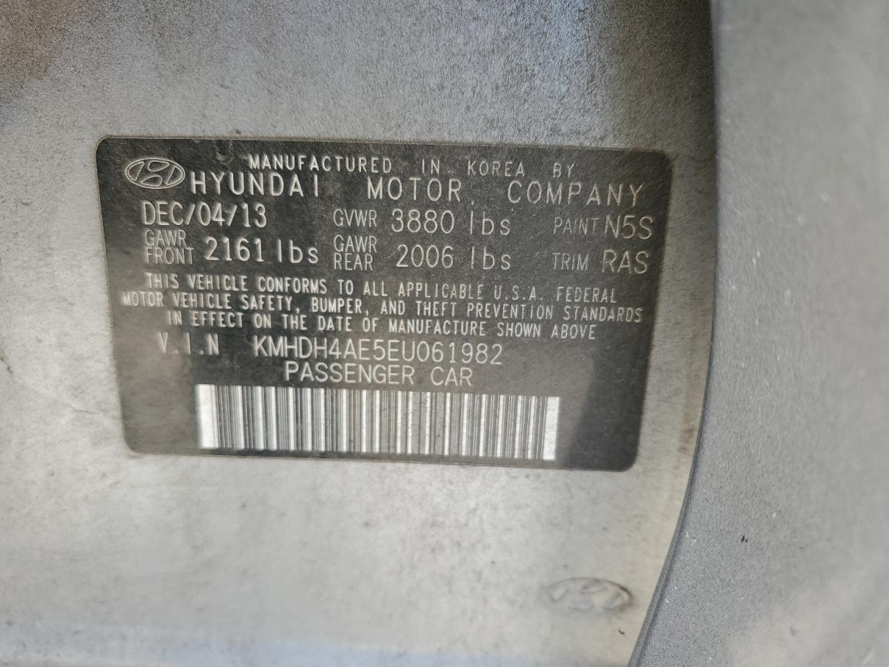 2014 Hyundai Elantra - Image 13