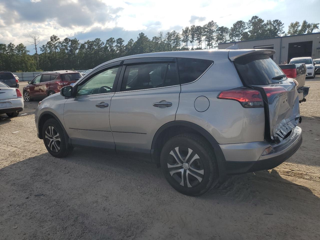 2T3BFREV8JW785705 2018 TOYOTA RAV 4 - Image 2