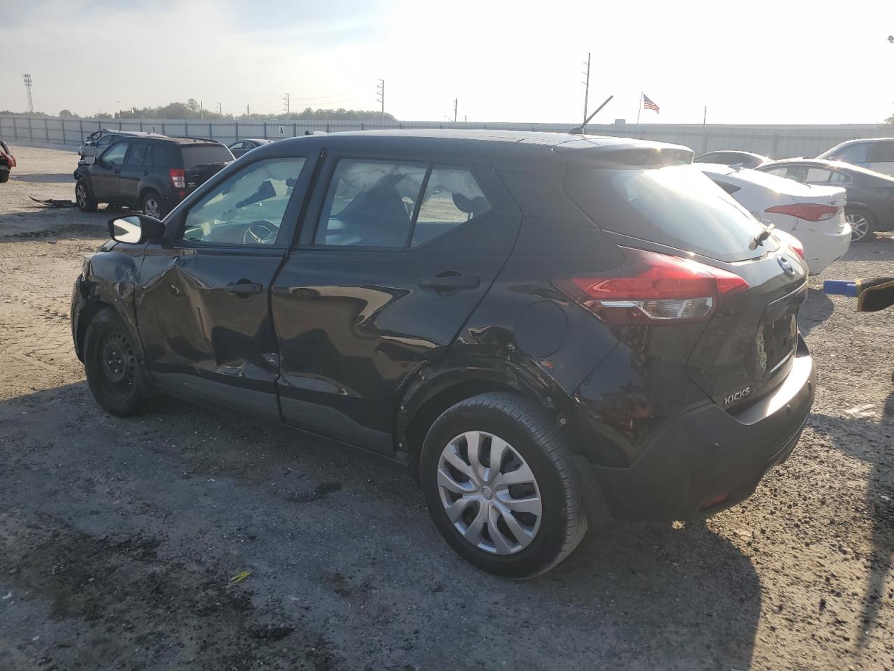 2020 Nissan Kicks - Image 2