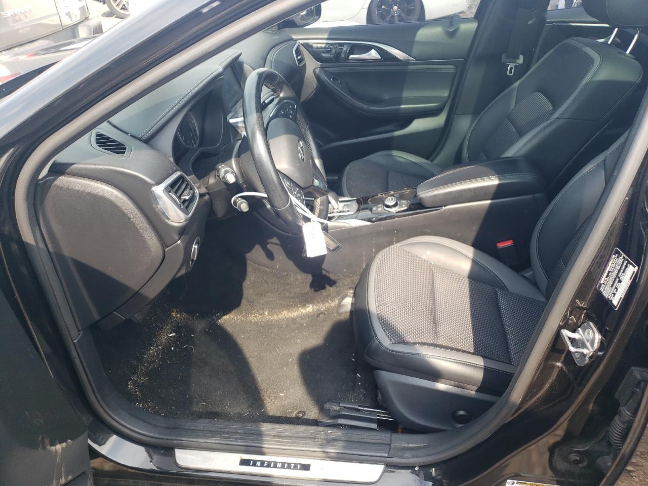 SJKCH5CR5KA009574 2019 Infiniti Qx30 Luxe