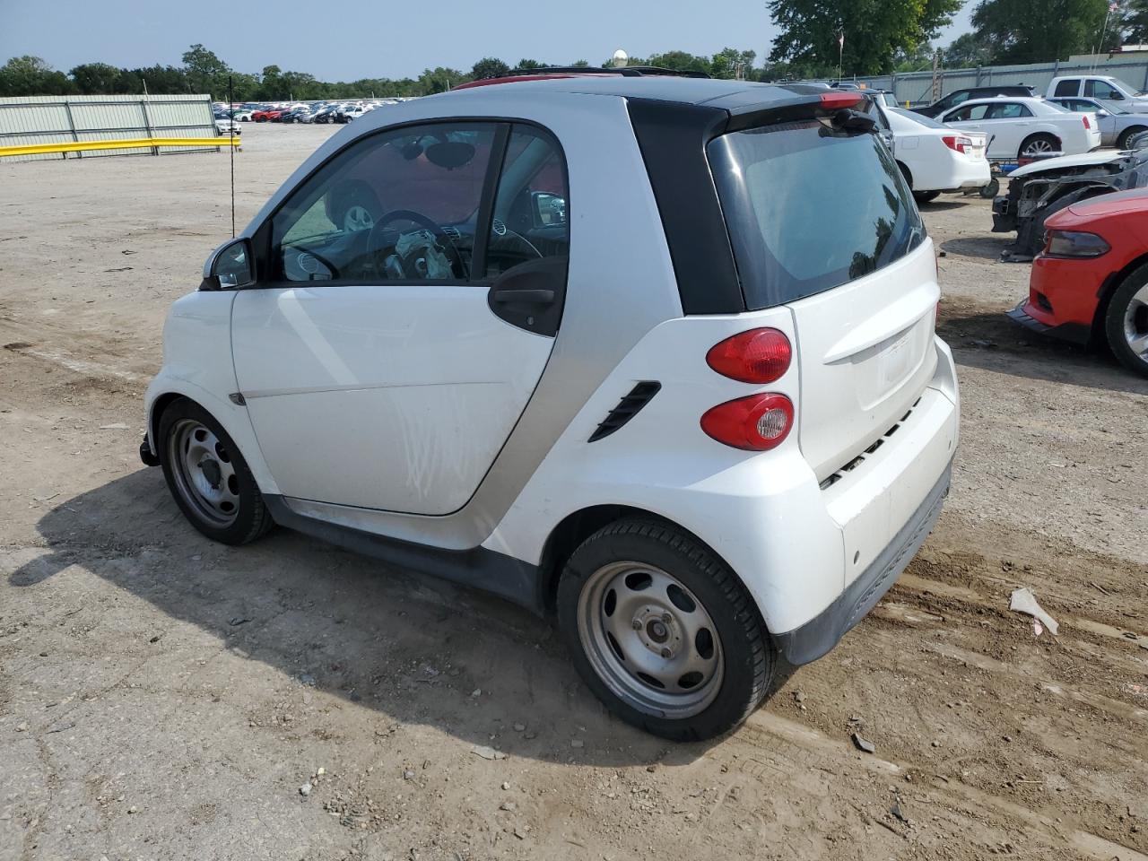 2015 Smart Fortwo - Image 2