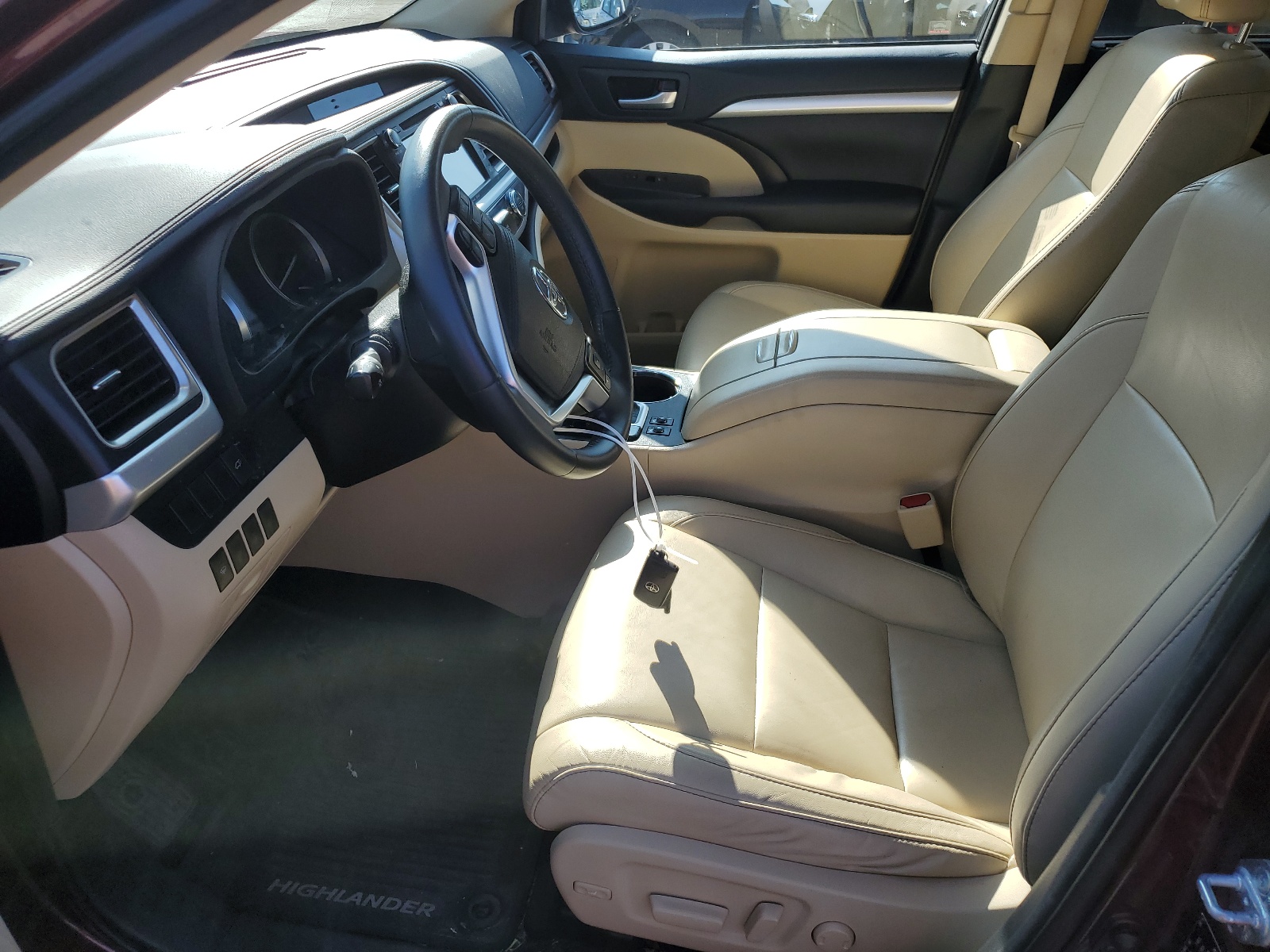 5TDJKRFH7GS307110 2016 Toyota Highlander Xle