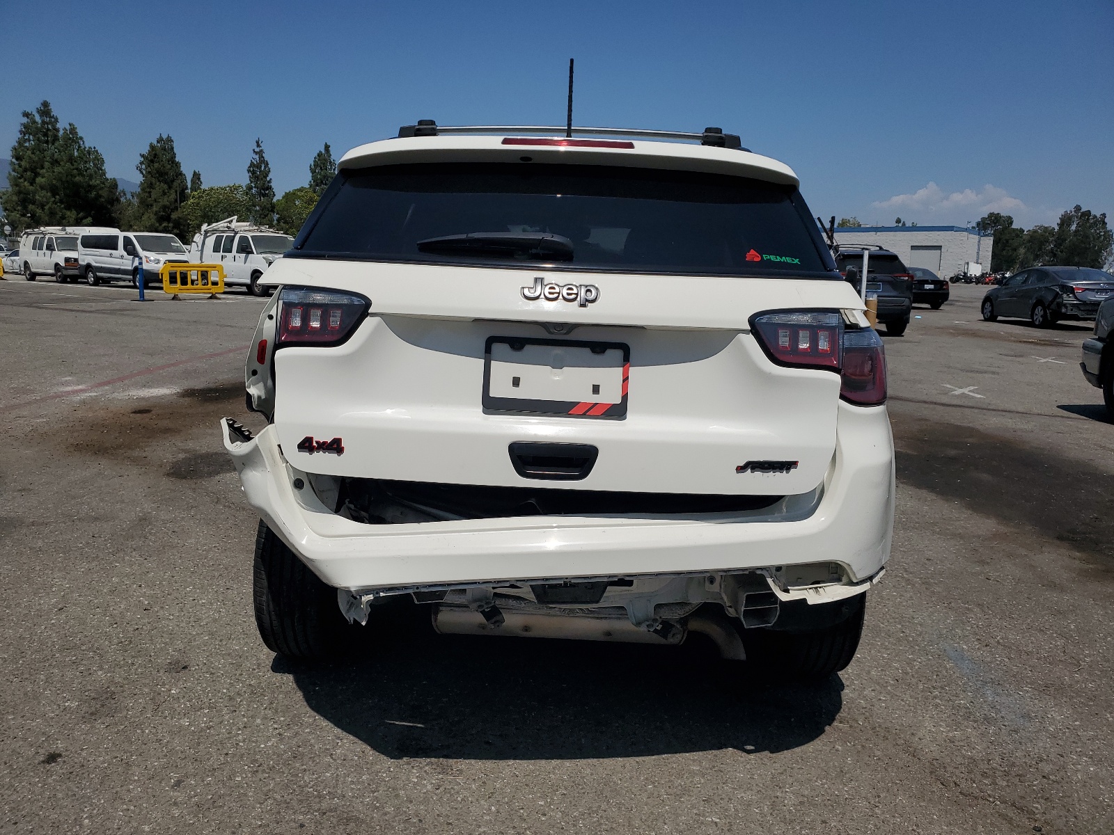 3C4NJCAB0JT461031 2018 Jeep Compass Sport