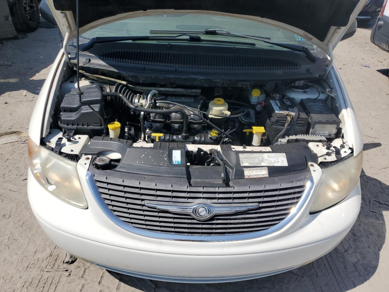 2002 Chrysler Town & Country Limited VIN: 2C8GP64L92R551438 Lot: 68943284