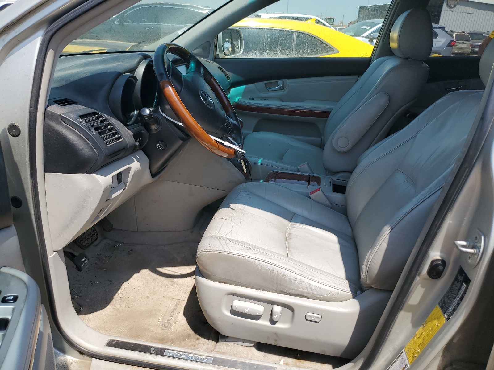 JTJHA31UX40046960 2004 Lexus Rx 330