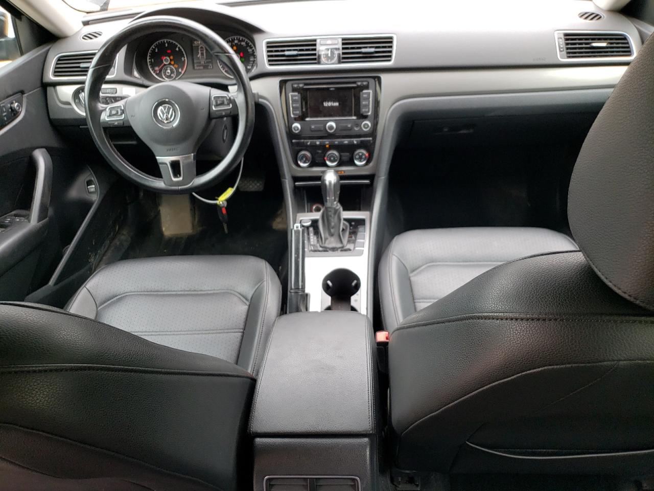 1VWBN7A32EC002671 2014 Volkswagen Passat Se