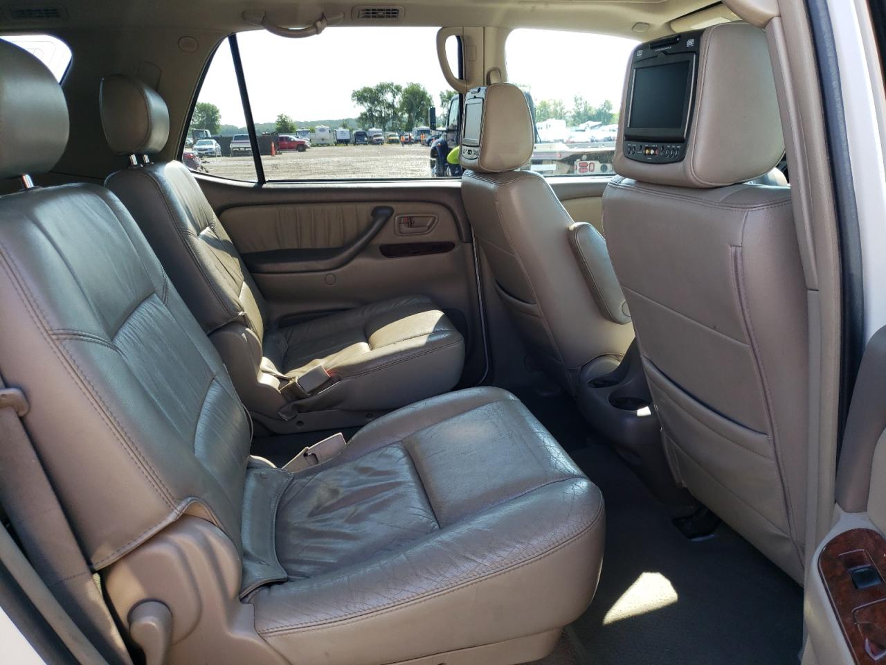 2007 Toyota Sequoia - Image 11
