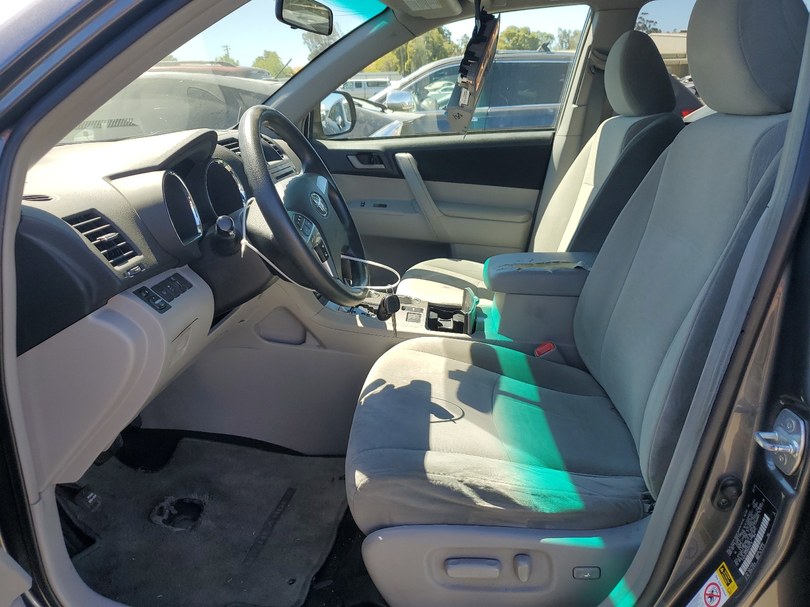 5TDZK3EH2BS042218 2011 Toyota Highlander Base