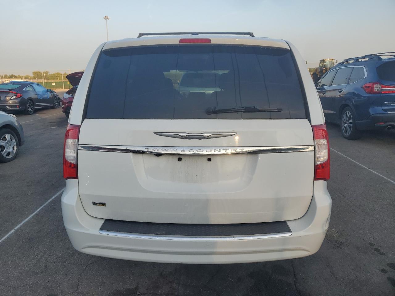 2C4RC1BG3ER268729 2014 Chrysler Town & Country Touring