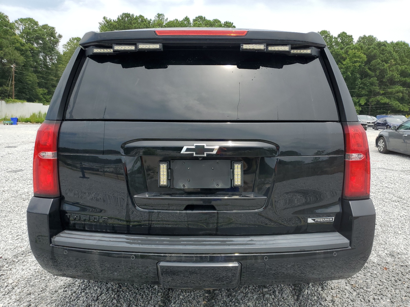 1GNSCCKJ2JR209283 2018 Chevrolet Tahoe C1500 Premier