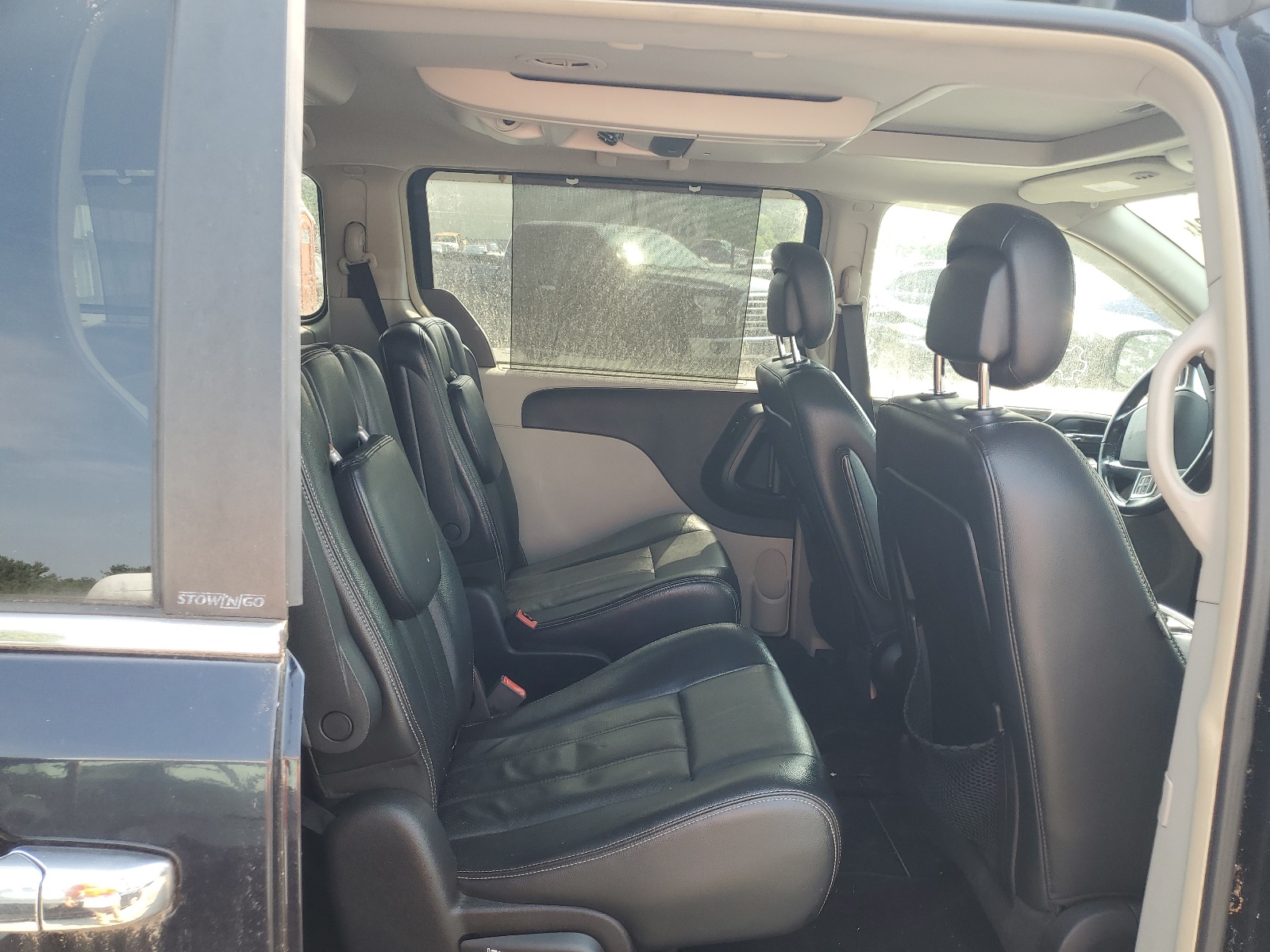 2A4RR8DG8BR607401 2011 Chrysler Town & Country Touring L