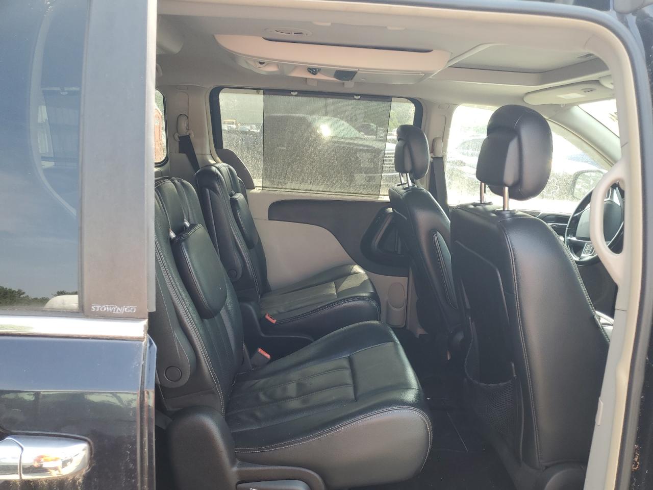 2011 Chrysler Town & Country Touring L VIN: 2A4RR8DG8BR607401 Lot: 65708024