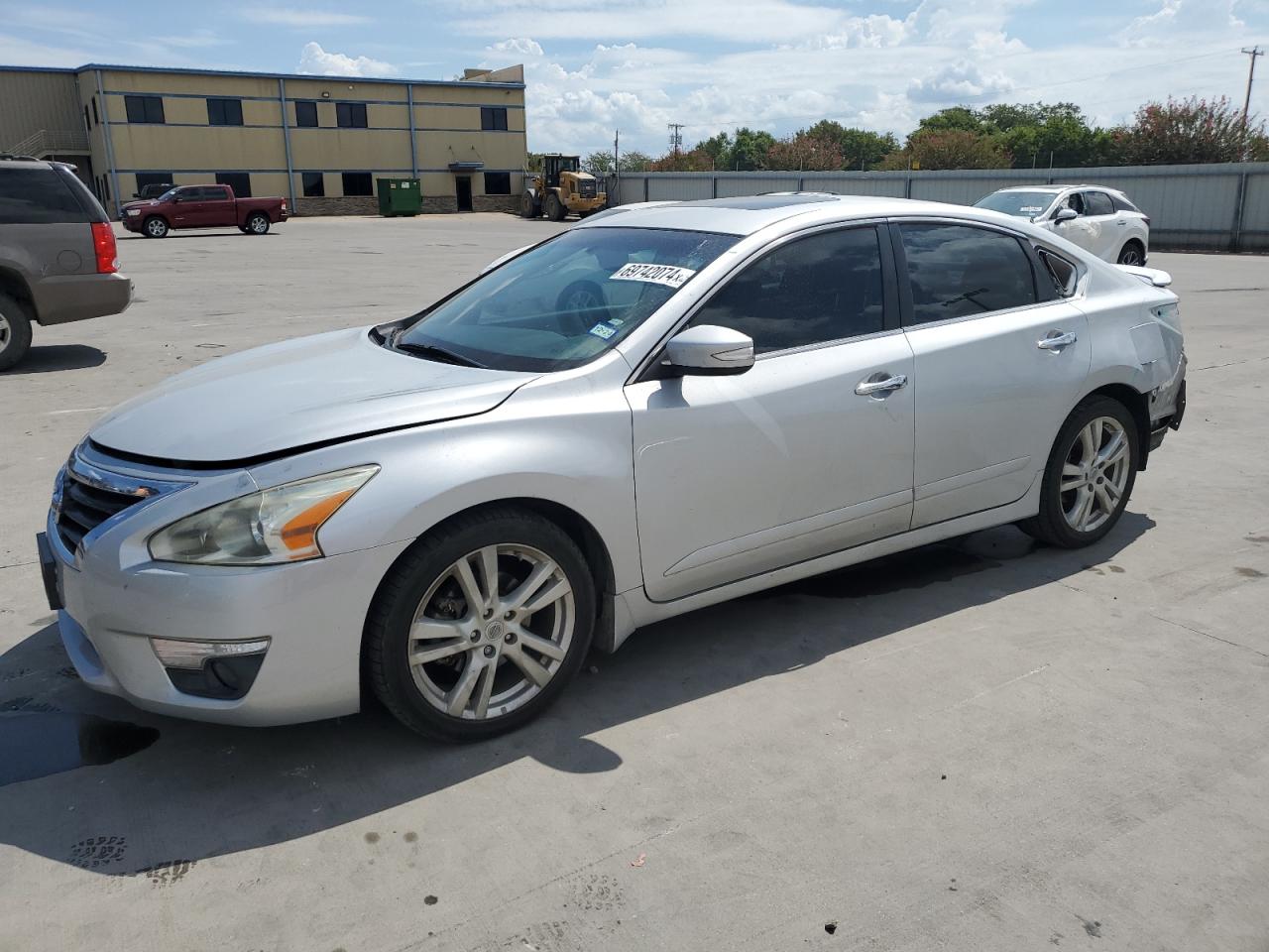 2014 Nissan Altima - Image 1