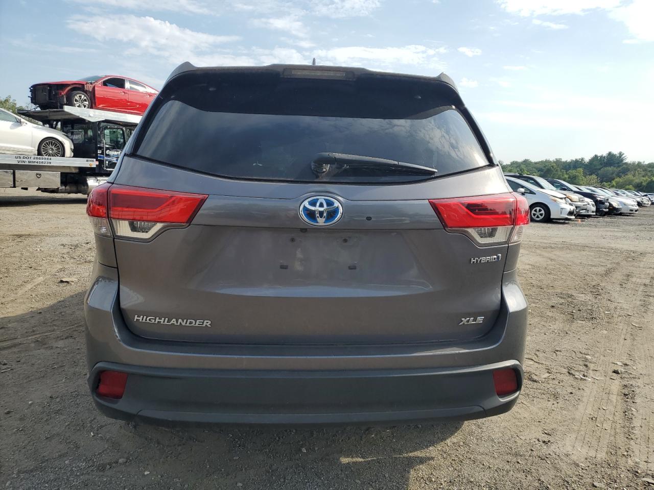 2018 Toyota Highlander Hybrid VIN: 5TDJGRFH7JS040611 Lot: 67024794