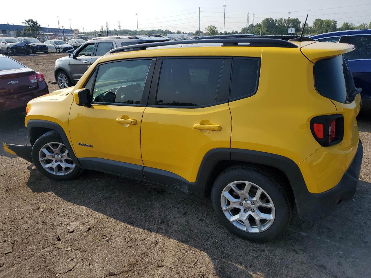 ZACCJABB6JPJ66255 2018 JEEP RENEGADE - Image 2