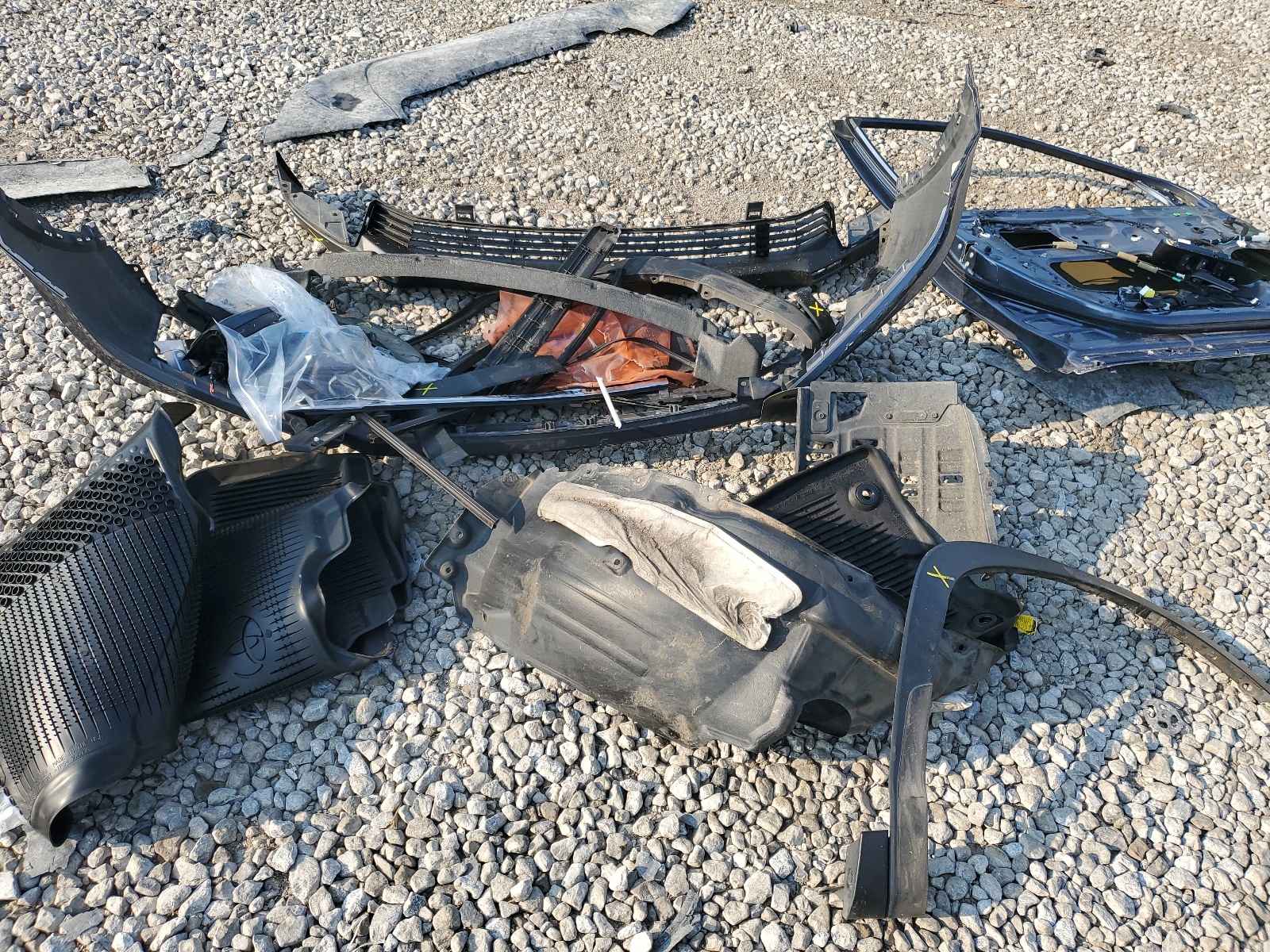 5TDBZRFH1KS986283 2019 Toyota Highlander Le