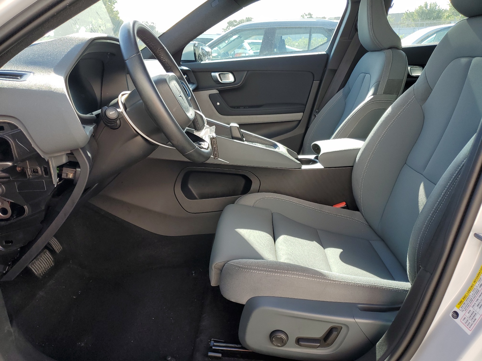 YSMED3KAXPL130088 2023 Polestar 2