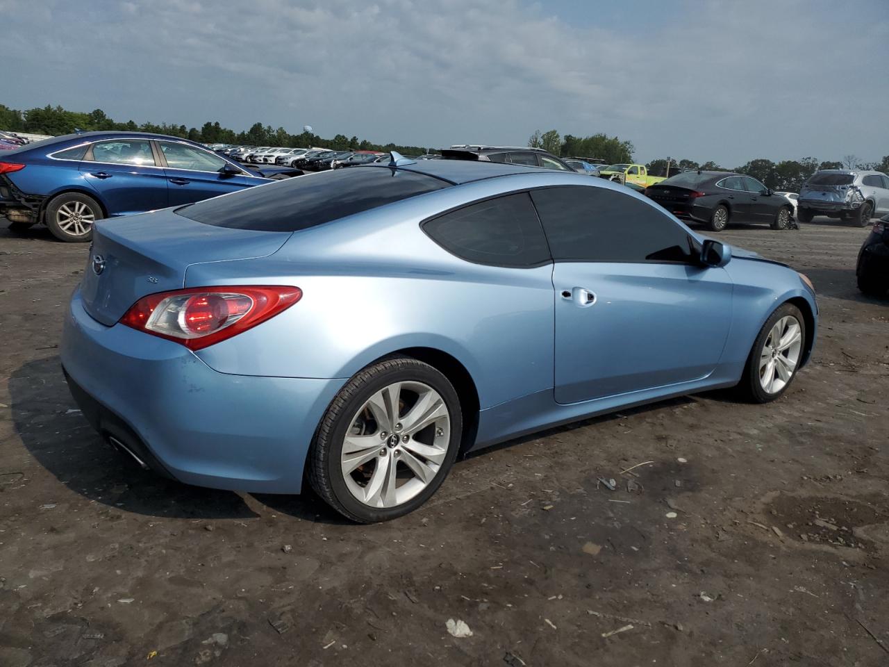 2010 Hyundai Genesis Coupe 3.8L VIN: KMHHU6KH3AU011318 Lot: 64467164